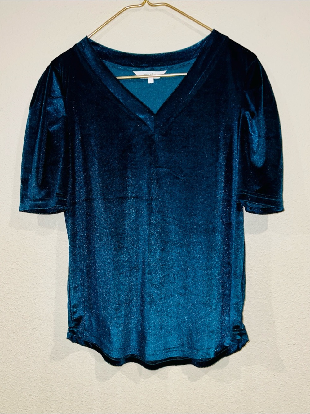 Women’s teal short-sleeve V-neck velvet top featuring subtle puff sleeves Small